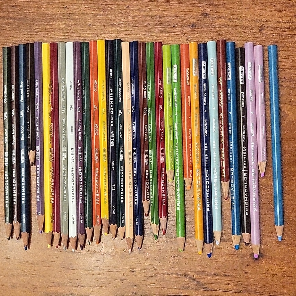 32 Piece Prisma Color Pencil Crayons